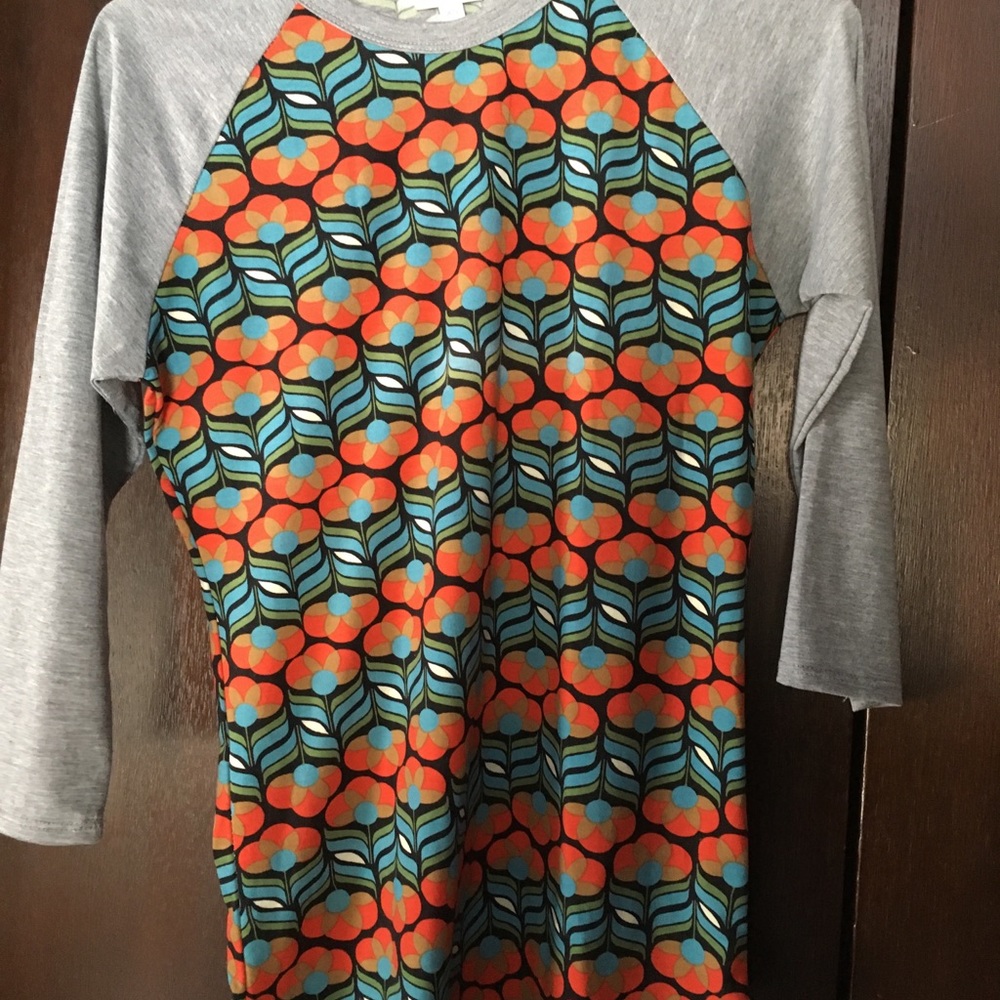 Lularoe-Randy Tee